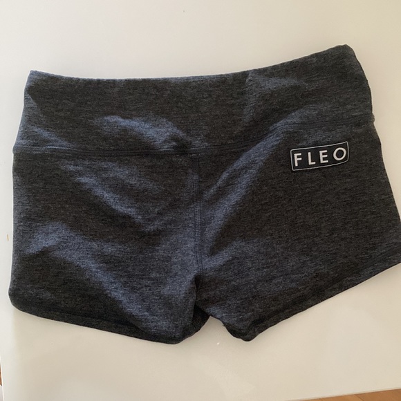 Fleo shorts size S - Picture 3 of 4